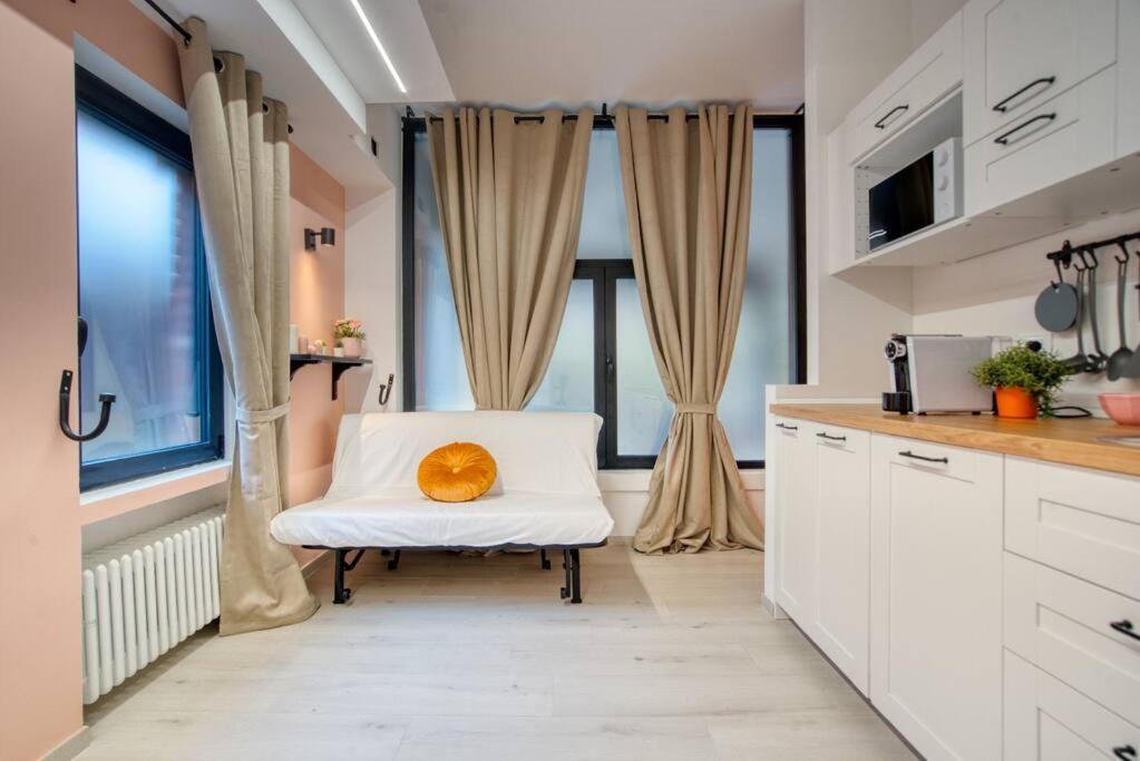 Suzzani 273 - Interno A3 *